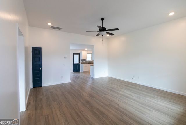 15 Cole Drive, Hawkinsville, GA 31036