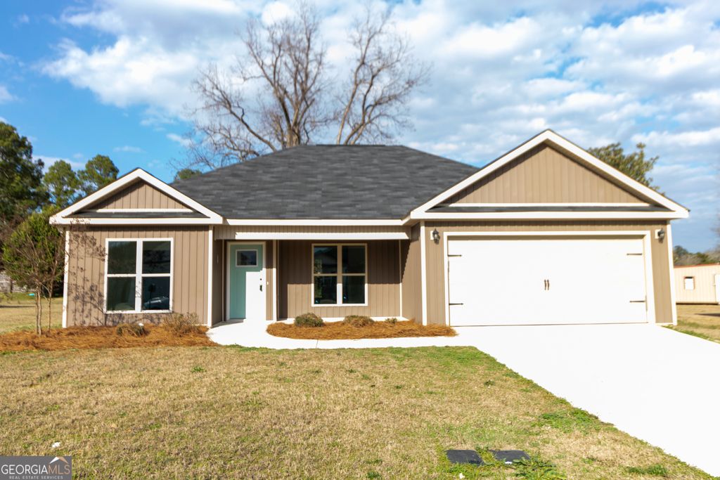 15 Cole Drive, Hawkinsville, GA 31036