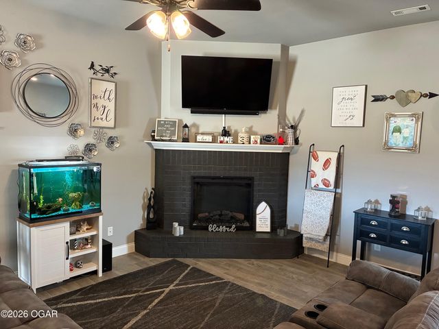 329 Sidney Lane, Webb City, MO 64870