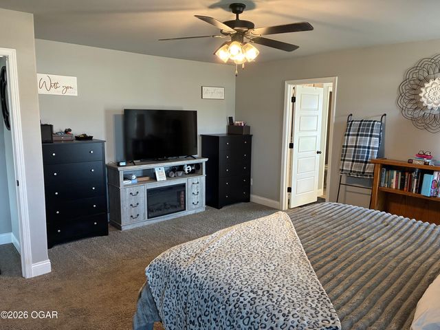 329 Sidney Lane, Webb City, MO 64870