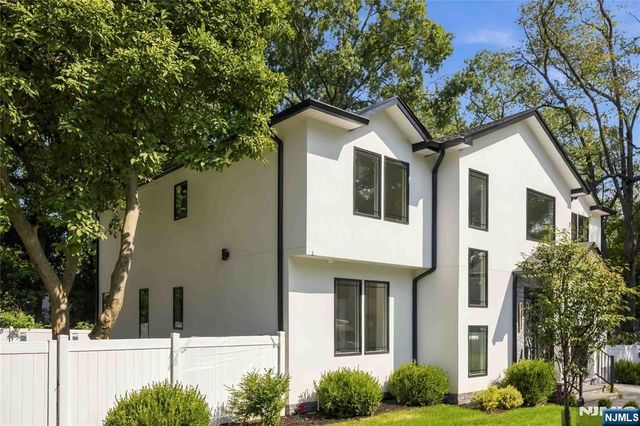 35 Harvey Street, Closter, NJ 07624