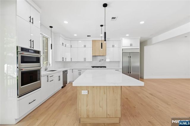 35 Harvey Street, Closter, NJ 07624