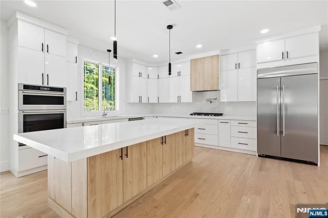 35 Harvey Street, Closter, NJ 07624