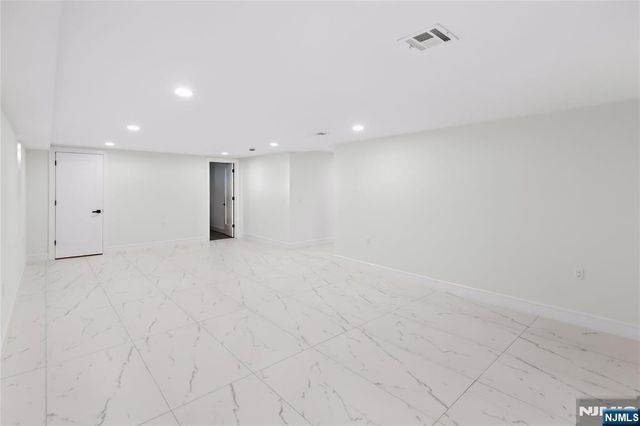 35 Harvey Street, Closter, NJ 07624