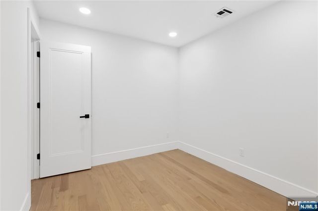 35 Harvey Street, Closter, NJ 07624