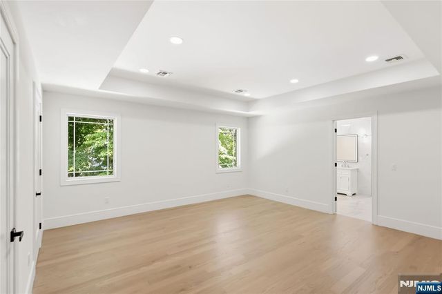 35 Harvey Street, Closter, NJ 07624
