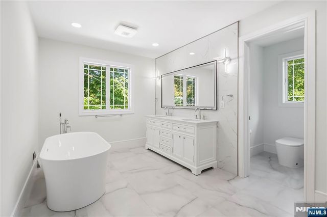 35 Harvey Street, Closter, NJ 07624