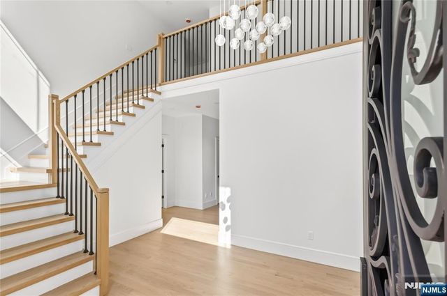 35 Harvey Street, Closter, NJ 07624