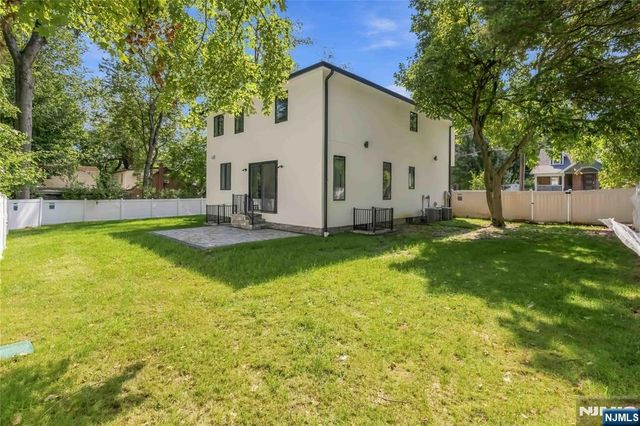 35 Harvey Street, Closter, NJ 07624