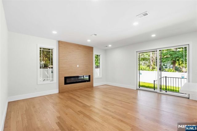 35 Harvey Street, Closter, NJ 07624