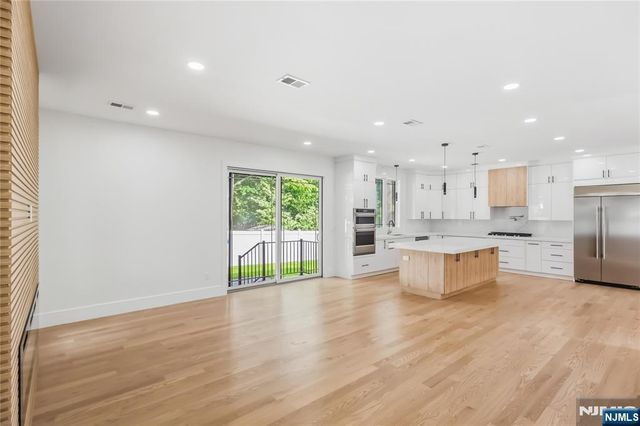35 Harvey Street, Closter, NJ 07624