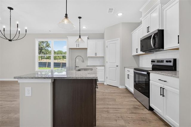 2019 Oconee Bluff Drive, Athens, GA 30601