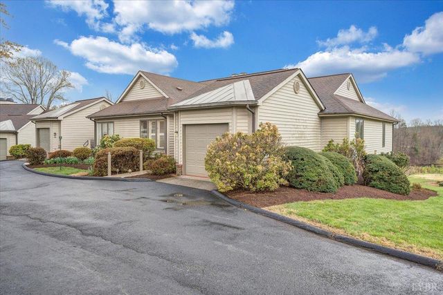 66 Scarlet Street, Hardy, VA 24101