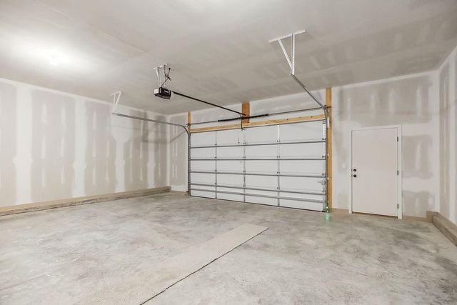 1600 Cottonwood Creek Avenue 7, Kearney, MO 64060