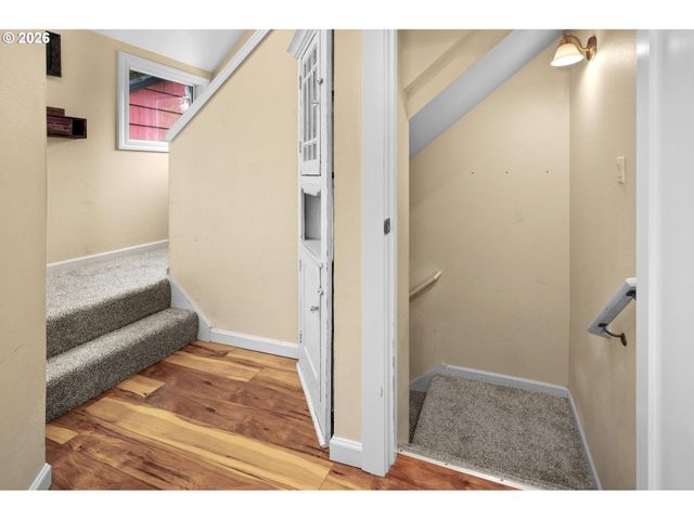 6180 Ne VERA St, Portland, OR 97213