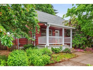 6180 Ne VERA St, Portland, OR 97213