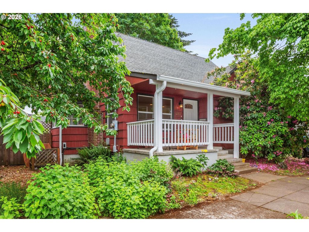 6180 Ne VERA St, Portland, OR 97213