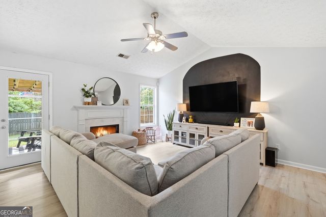 1001 Marina Trace Drive, Acworth, GA 30101