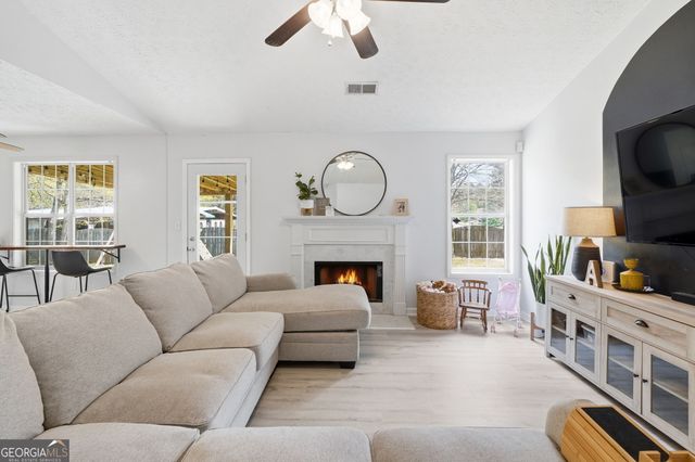 1001 Marina Trace Drive, Acworth, GA 30101