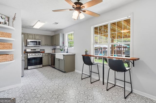 1001 Marina Trace Drive, Acworth, GA 30101