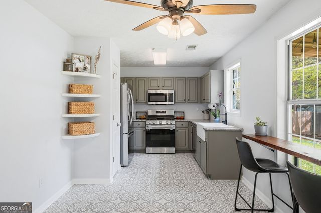 1001 Marina Trace Drive, Acworth, GA 30101