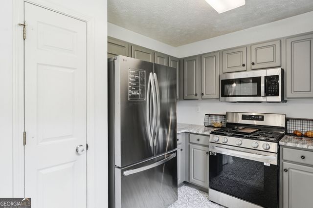 1001 Marina Trace Drive, Acworth, GA 30101