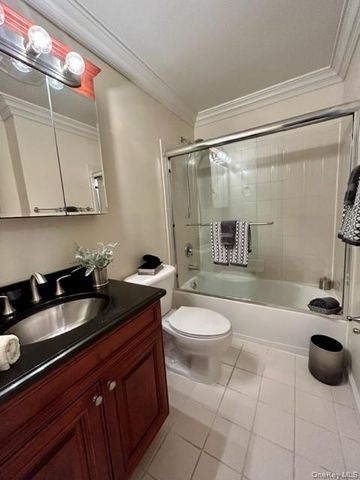 1420 Dolphin Lane 1420, Holbrook, NY 11741