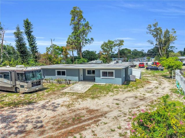 8396 Sevigny DR, North Fort Myers, FL 33917
