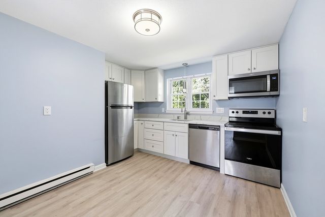 8 Maple Crest Cir C, Holyoke, MA 01040