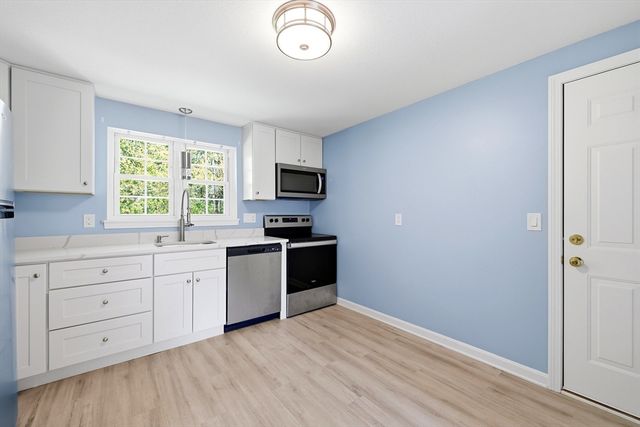 8 Maple Crest Cir C, Holyoke, MA 01040