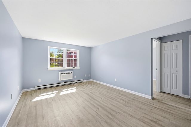 8 Maple Crest Cir C, Holyoke, MA 01040
