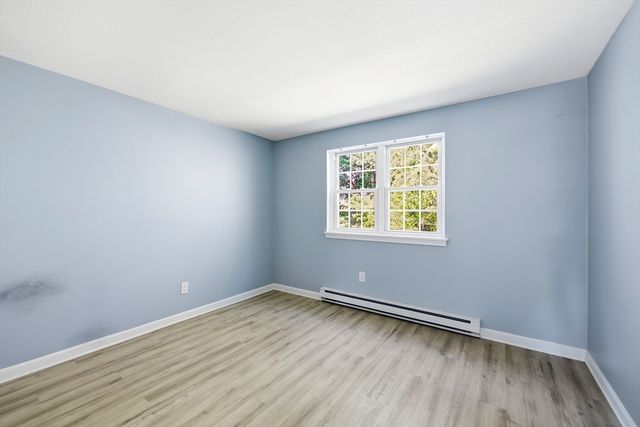 8 Maple Crest Cir C, Holyoke, MA 01040