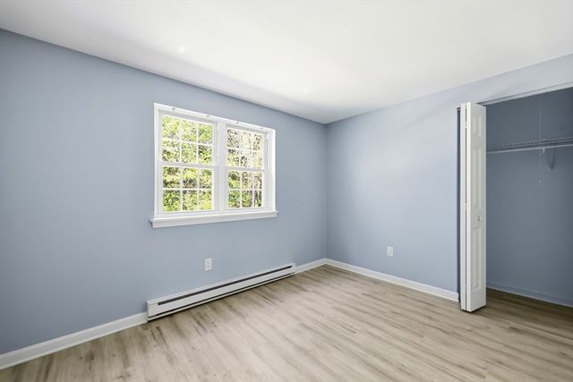 8 Maple Crest Cir C, Holyoke, MA 01040