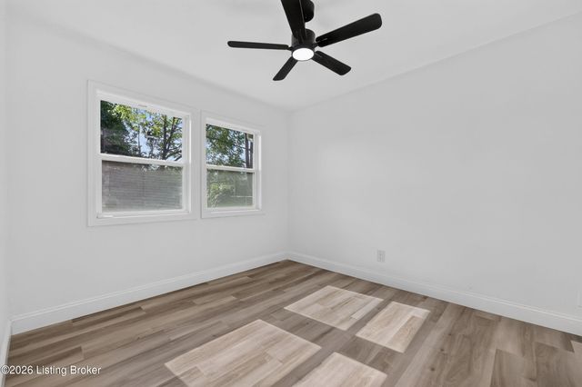 10905 Grafton Hall Rd, Louisville, KY 40272