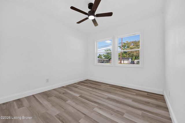 10905 Grafton Hall Rd, Louisville, KY 40272