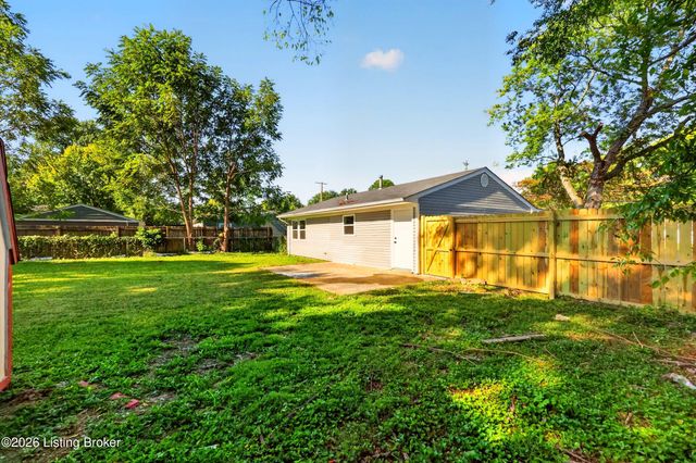 10905 Grafton Hall Rd, Louisville, KY 40272