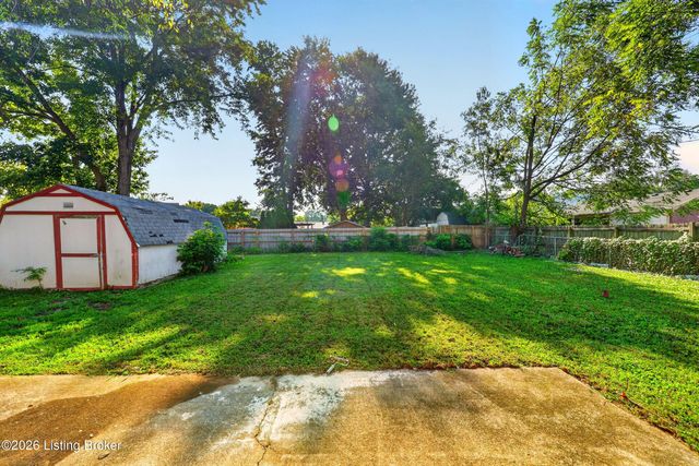 10905 Grafton Hall Rd, Louisville, KY 40272