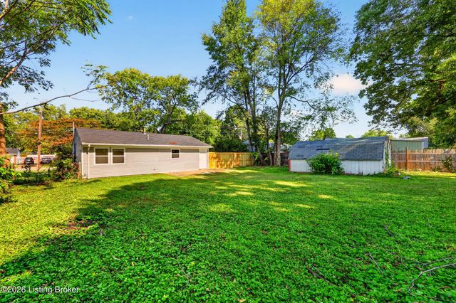10905 Grafton Hall Rd, Louisville, KY 40272