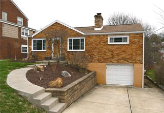 49 Sunrise Dr, Pleasant Hills, PA 15236