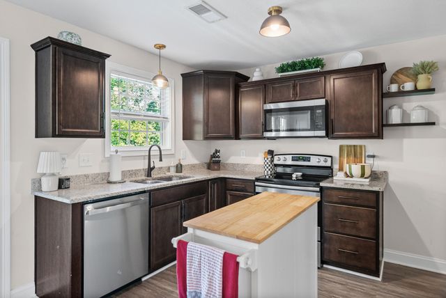 2948 Lancelot Ln, Clarksville, TN 37040