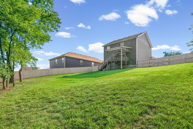 2948 Lancelot Ln, Clarksville, TN 37040