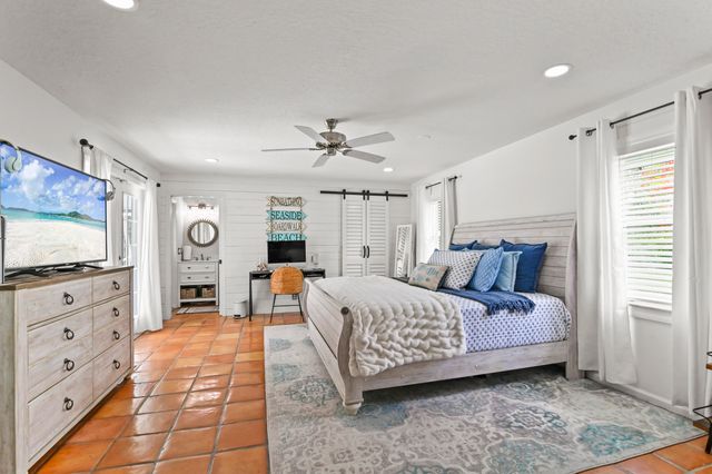 5637 Lago Del Sol Drive, Lake Worth, FL 33449