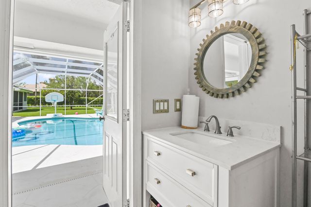5637 Lago Del Sol Drive, Lake Worth, FL 33449