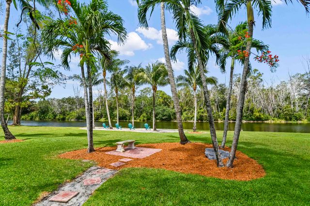 5637 Lago Del Sol Drive, Lake Worth, FL 33449