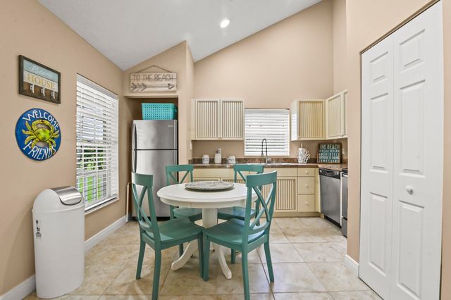 5637 Lago Del Sol Drive, Lake Worth, FL 33449