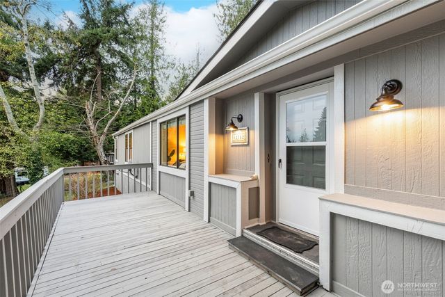 12782 NE Eckern Place, Kingston, WA 98346