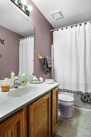 950 Haversham Drive, St Charles, MO 63304