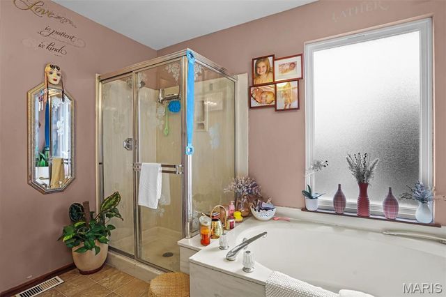 950 Haversham Drive, St Charles, MO 63304