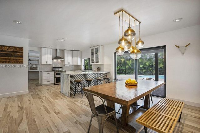 8705 SW 176th St, Palmetto Bay, FL 33157