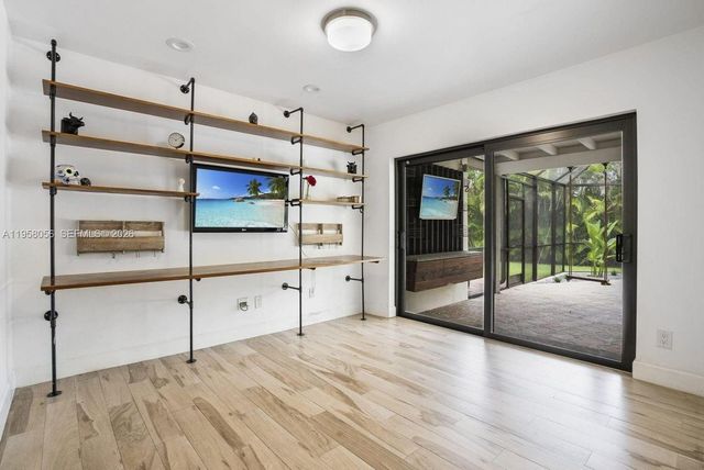 8705 SW 176th St, Palmetto Bay, FL 33157